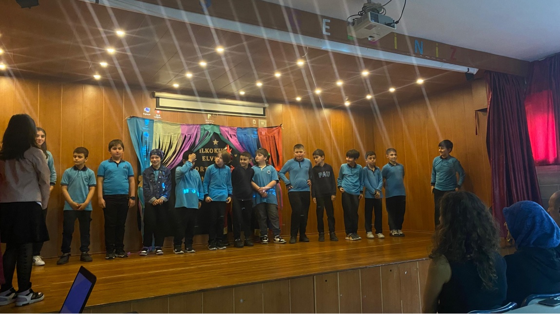 Ümmühan Öğretmen’den Duygusal Veda: “İlkokula Elveda, Ortaokula Merhaba”